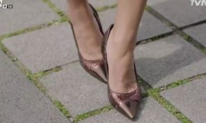 bubblegum ep 3 Yi Seul's sparkly high heels